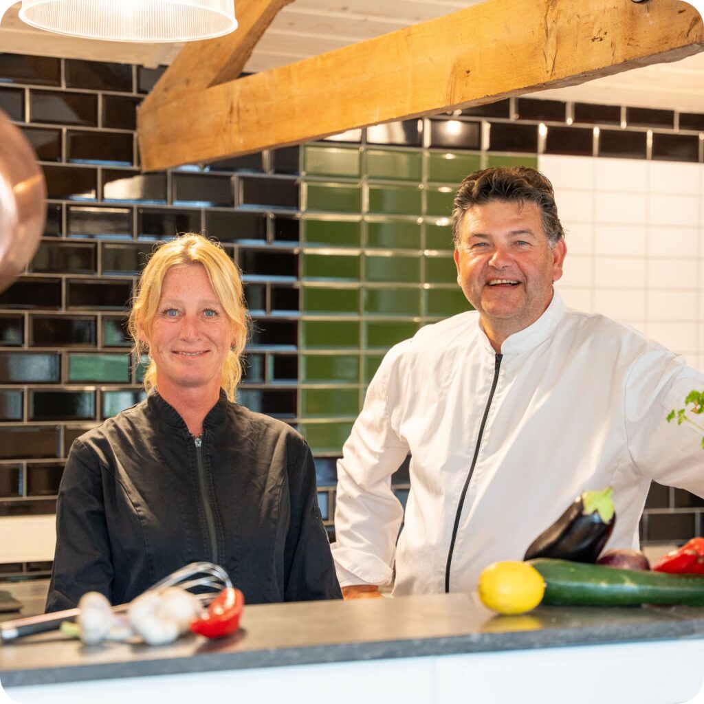 Jelle en Emmy in de Italiaanse kookstudio van Gusto della Casa