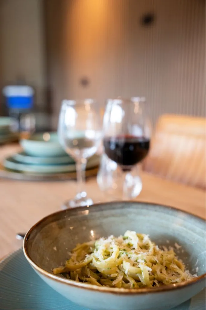 Pasta en rode wijn bij Gusto Della Casa